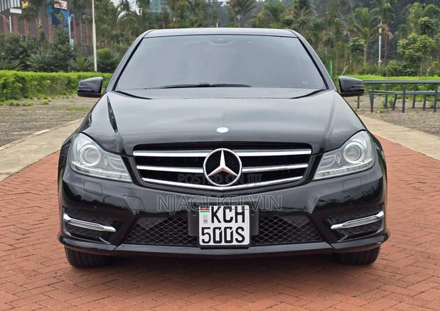 Mercedes-Benz C200 2010 Black