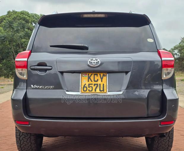 Toyota Vanguard 2012 Gray