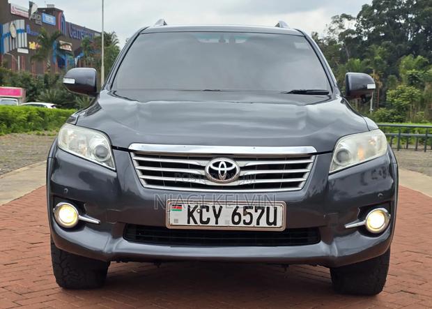 Toyota Vanguard 2012 Gray
