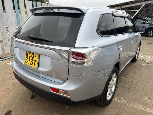 Mitsubishi Outlander 2013 Silver