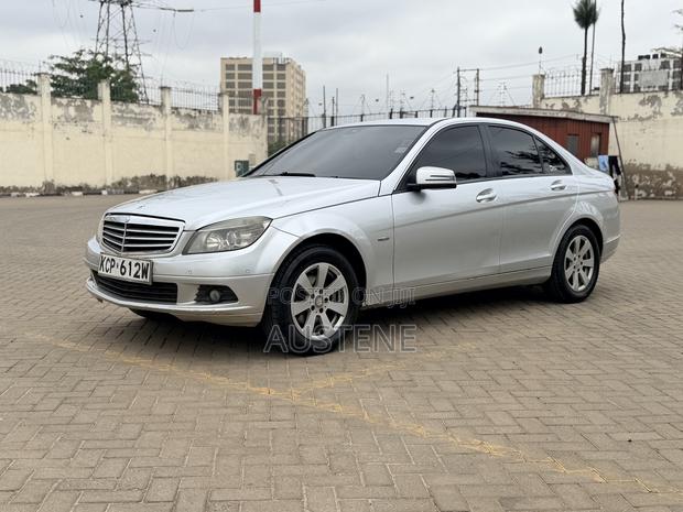 Mercedes-Benz C180 2011 Silver