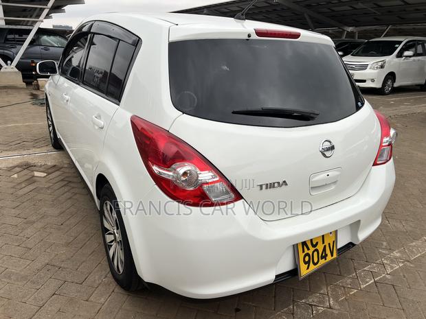 Nissan Tiida 2012 Off white