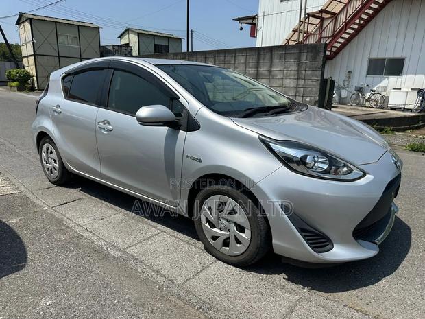 Toyota Aqua 2019 Silver