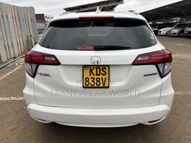 Honda Vezel 2019 White