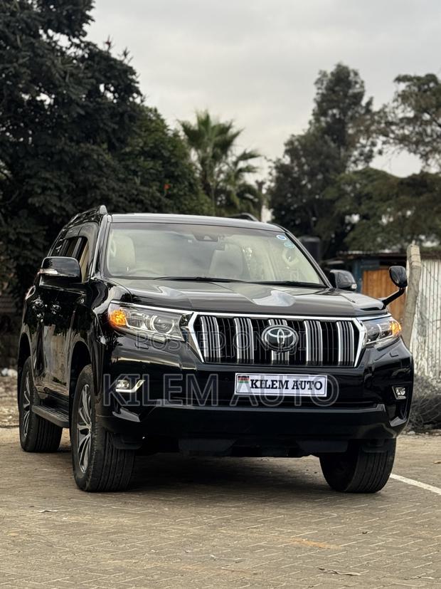 Toyota Land Cruiser Prado 2.8 2020 Black