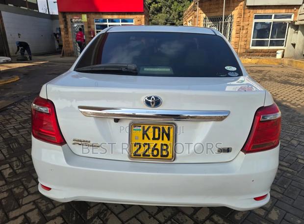Toyota Axio 1.5 Hybrid 2WD 2016 White