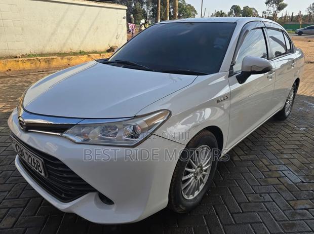 Toyota Axio 1.5 Hybrid 2WD 2016 White