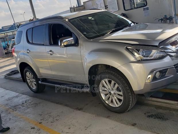 Isuzu MU-X 2020 Silver