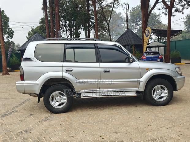 Toyota Land Cruiser Prado 2002 Silver