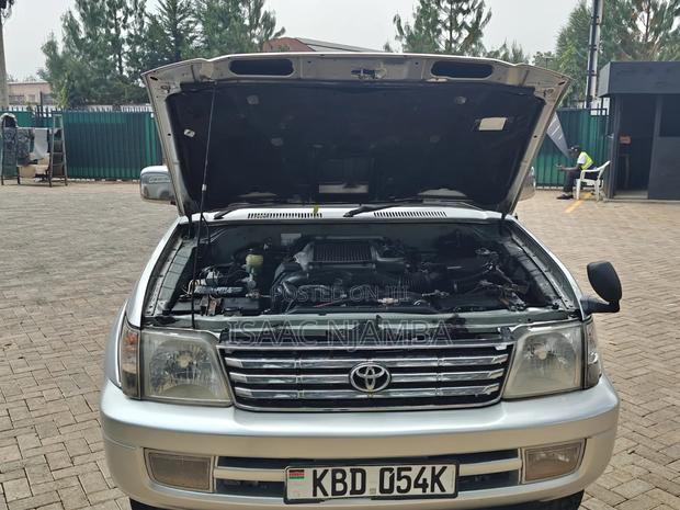 Toyota Land Cruiser Prado 2002 Silver