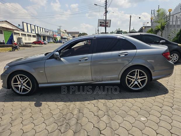 Mercedes-Benz C200 2012 Silver