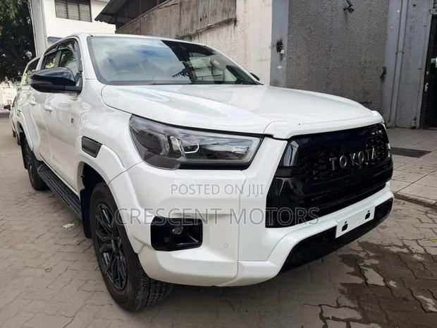 Toyota Hilux 2022 Pearl