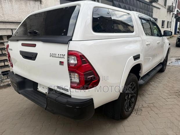 Toyota Hilux 2022 Pearl