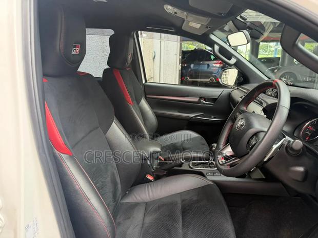 Toyota Hilux 2022 Pearl