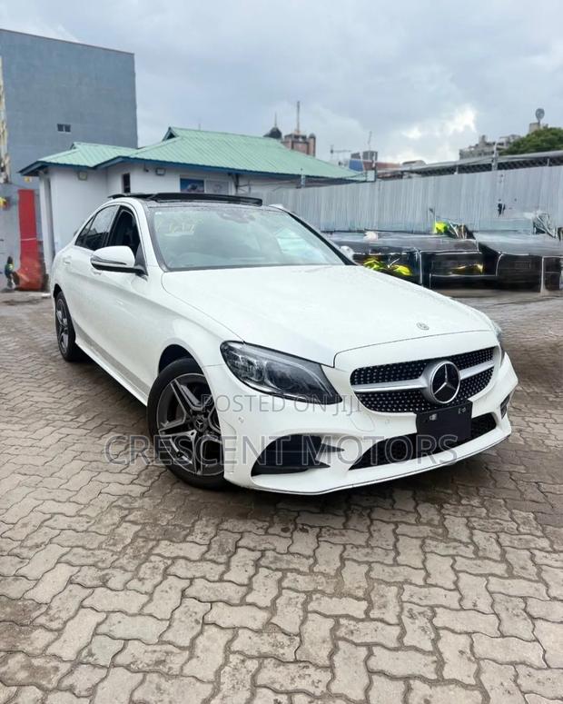 Mercedes-Benz C200 2019 Pearl