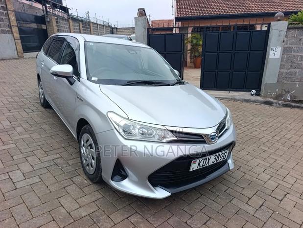 Toyota Corolla Fielder 2019 Silver