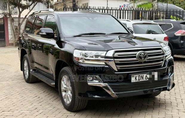 Toyota Land Cruiser 4.6 V8 VXR 2016 Black