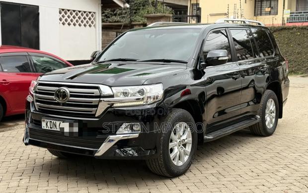Toyota Land Cruiser 4.6 V8 VXR 2016 Black