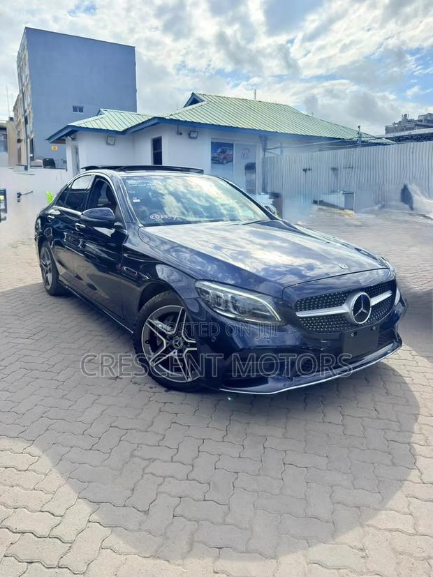 Mercedes-Benz C200 2019 Blue