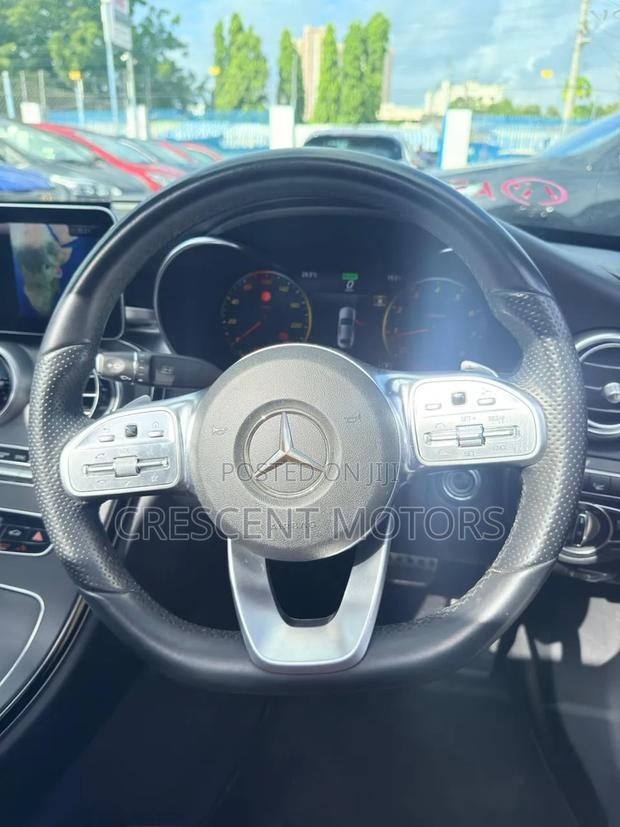 Mercedes-Benz C200 2019 Blue
