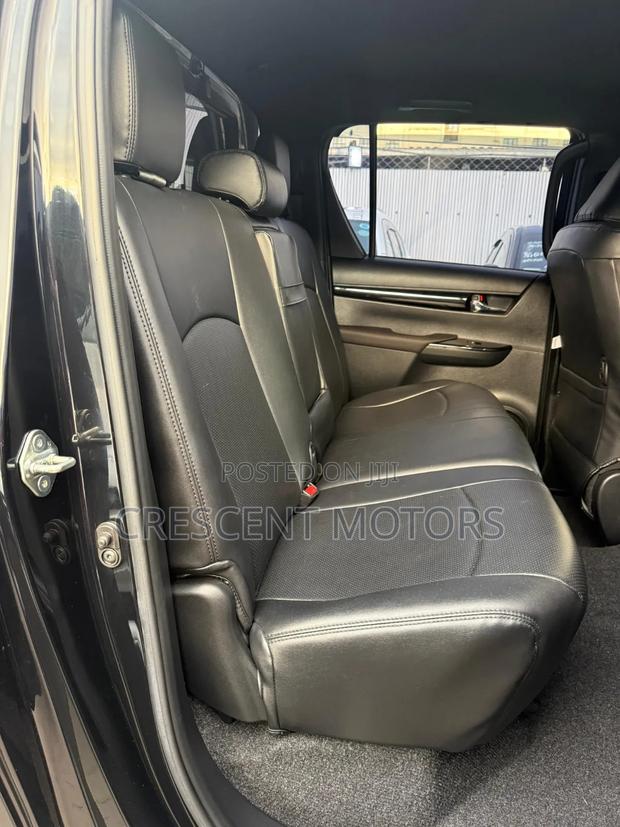 Toyota Hilux 2019 Black