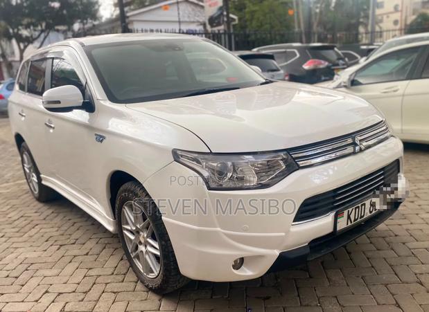 Mitsubishi Outlander 2014 White