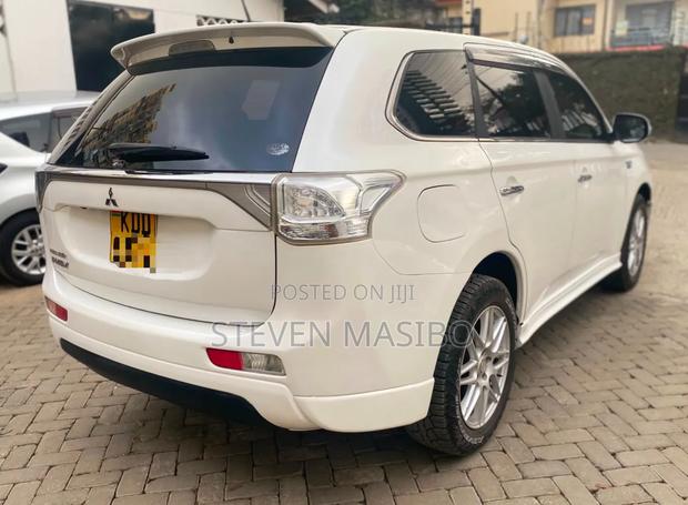 Mitsubishi Outlander 2014 White