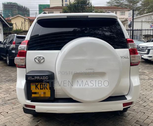 Toyota Land Cruiser Prado 2017 White