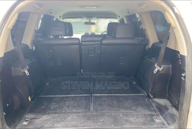 Toyota Land Cruiser Prado 2017 White