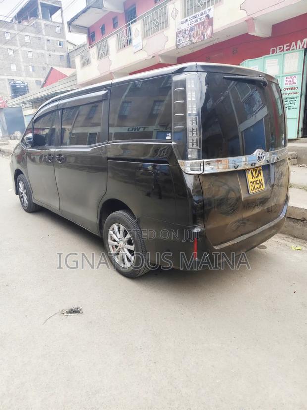 Toyota Voxy V 2WD 8-Seater 2016 Black