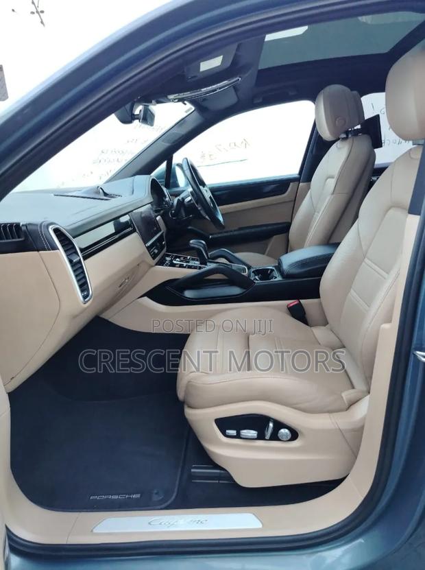 Porsche Cayenne 2019 Green