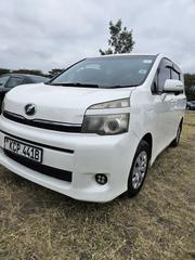 Toyota Voxy 2010 White for sale