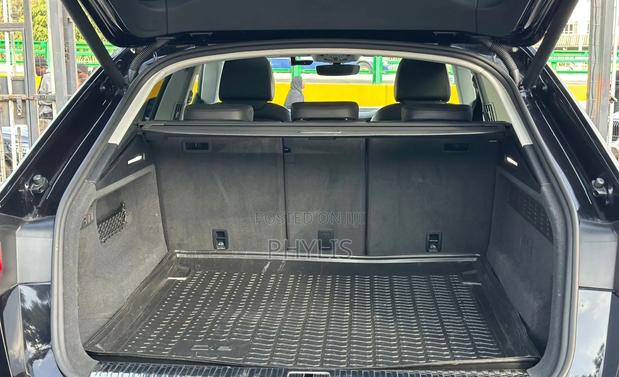 Audi Q8 3.0T Premium AWD quattro 2019 Black