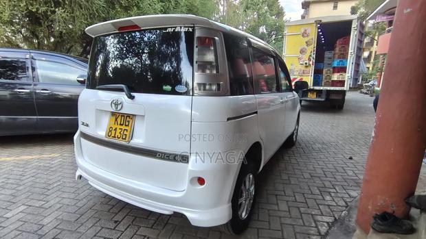 Toyota Sienta 2014 White