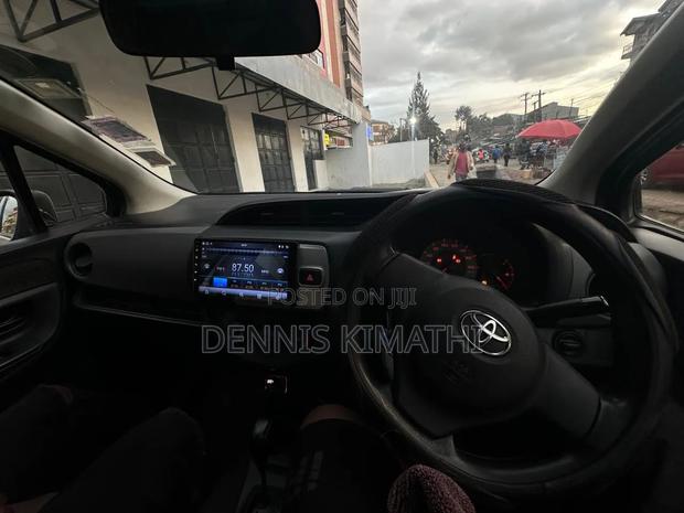 Toyota Vitz 1.0 FWD 5dr 2014 Silver
