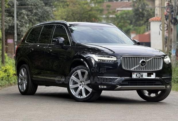 Volvo XC90 T5 Momentum AWD 2019 Black
