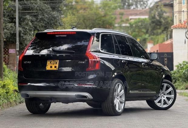 Volvo XC90 T5 Momentum AWD 2019 Black