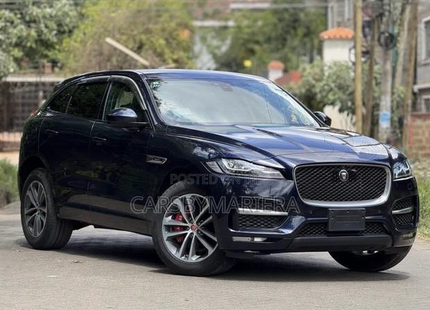 Jaguar F-Pace 2019 Blue