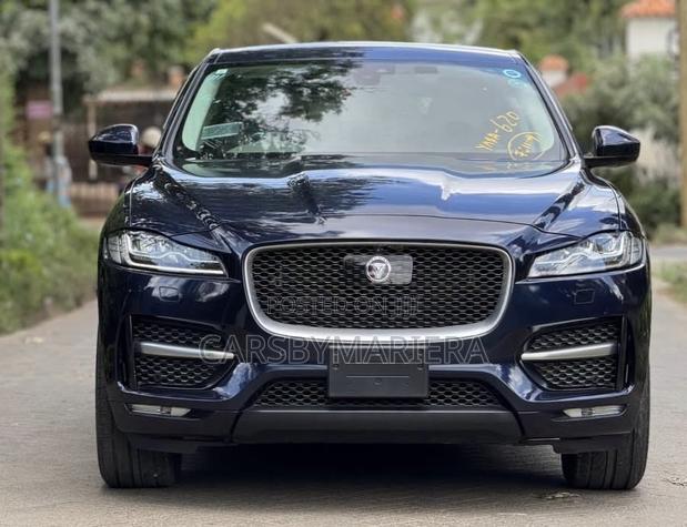 Jaguar F-Pace 2019 Blue