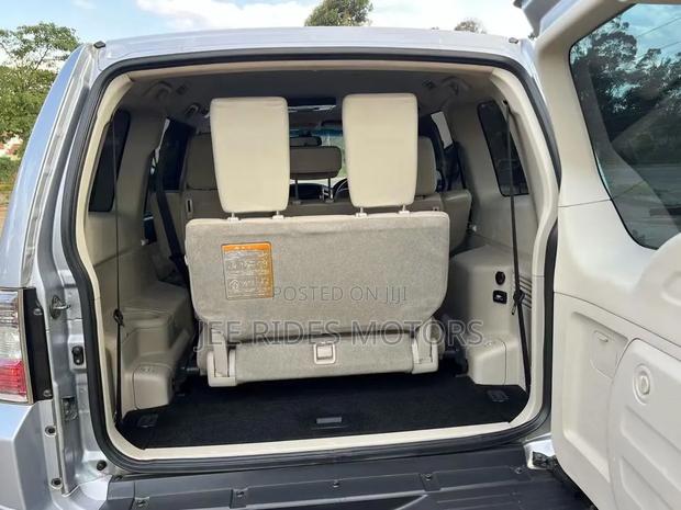 Mitsubishi Pajero 2015 Silver