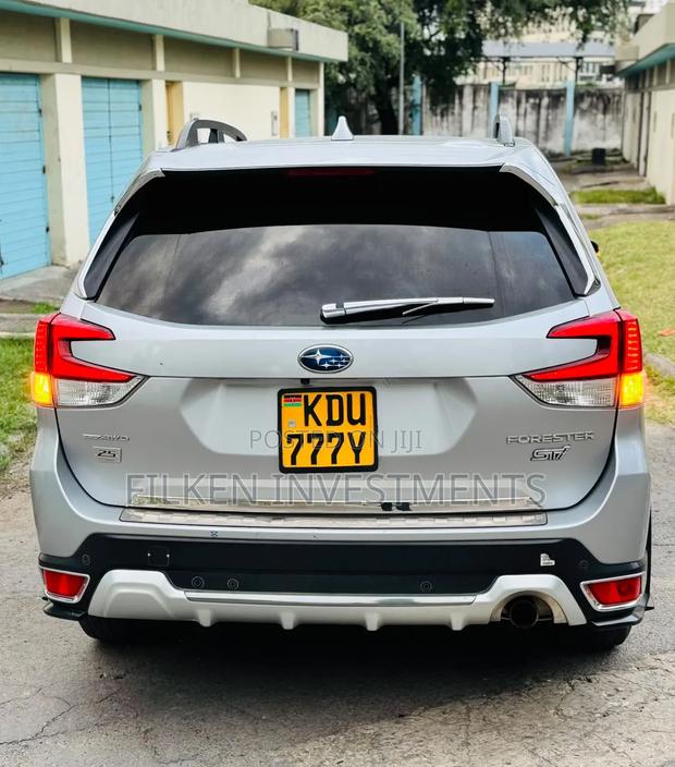 Subaru Forester 2019 Silver