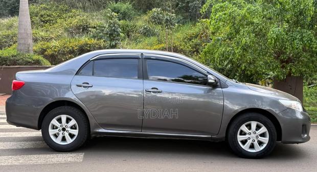 Toyota Corolla 2012 Gray