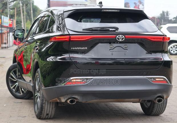 Toyota Harrier 2.0 2020 Black