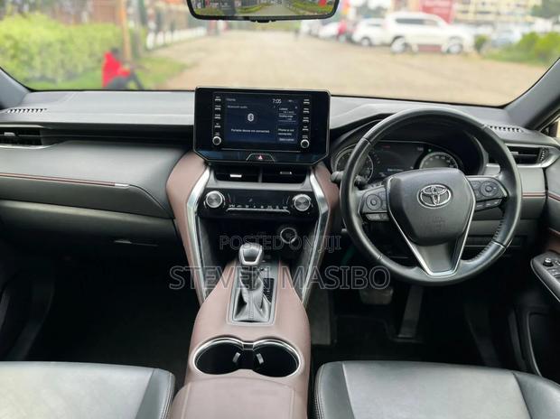 Toyota Harrier 2.0 2020 Black