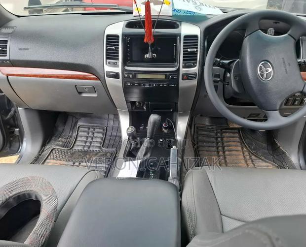 Toyota Land Cruiser Prado 2008 Gray