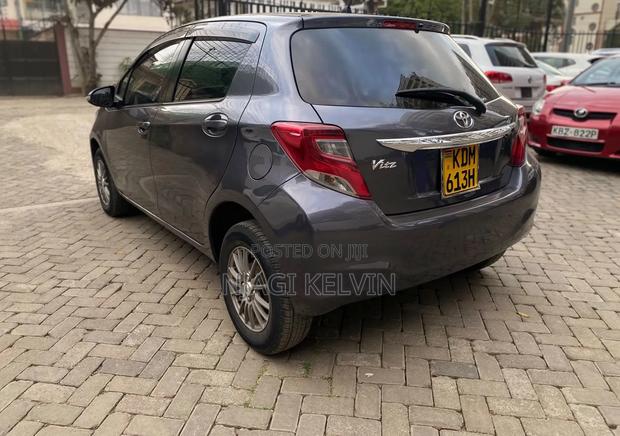 Toyota Vitz 1.3 FWD 5dr 2016 Gray