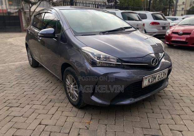 Toyota Vitz 1.3 FWD 5dr 2016 Gray