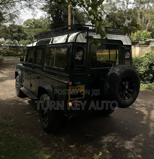 Land Rover Defender Puma 110 2.4 TD 2010 Green