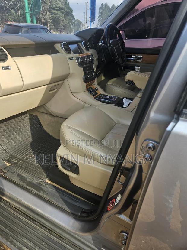 Land Rover Discovery 2013 Silver
