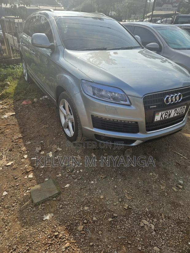 Audi Q7 2011 Gray